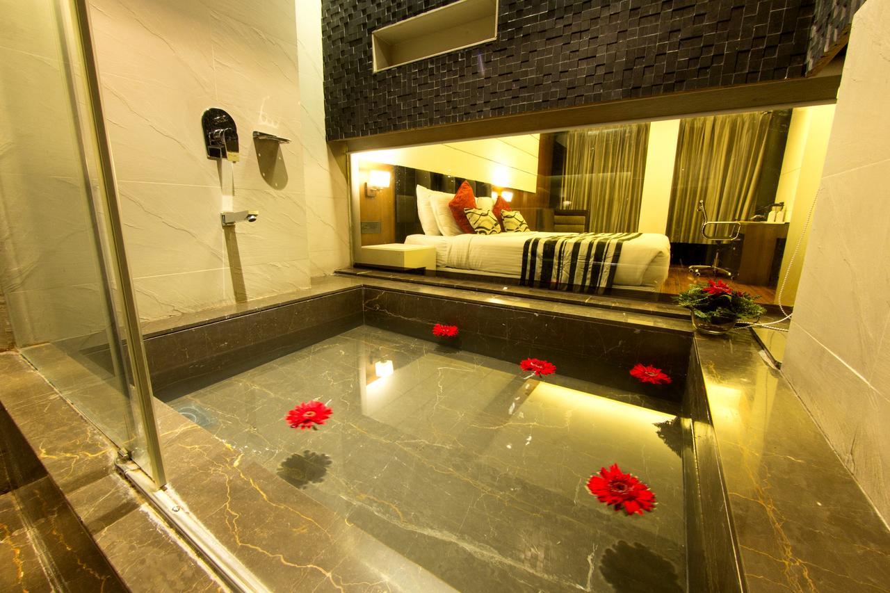 Hotel Gk International Chandigarh Exterior photo