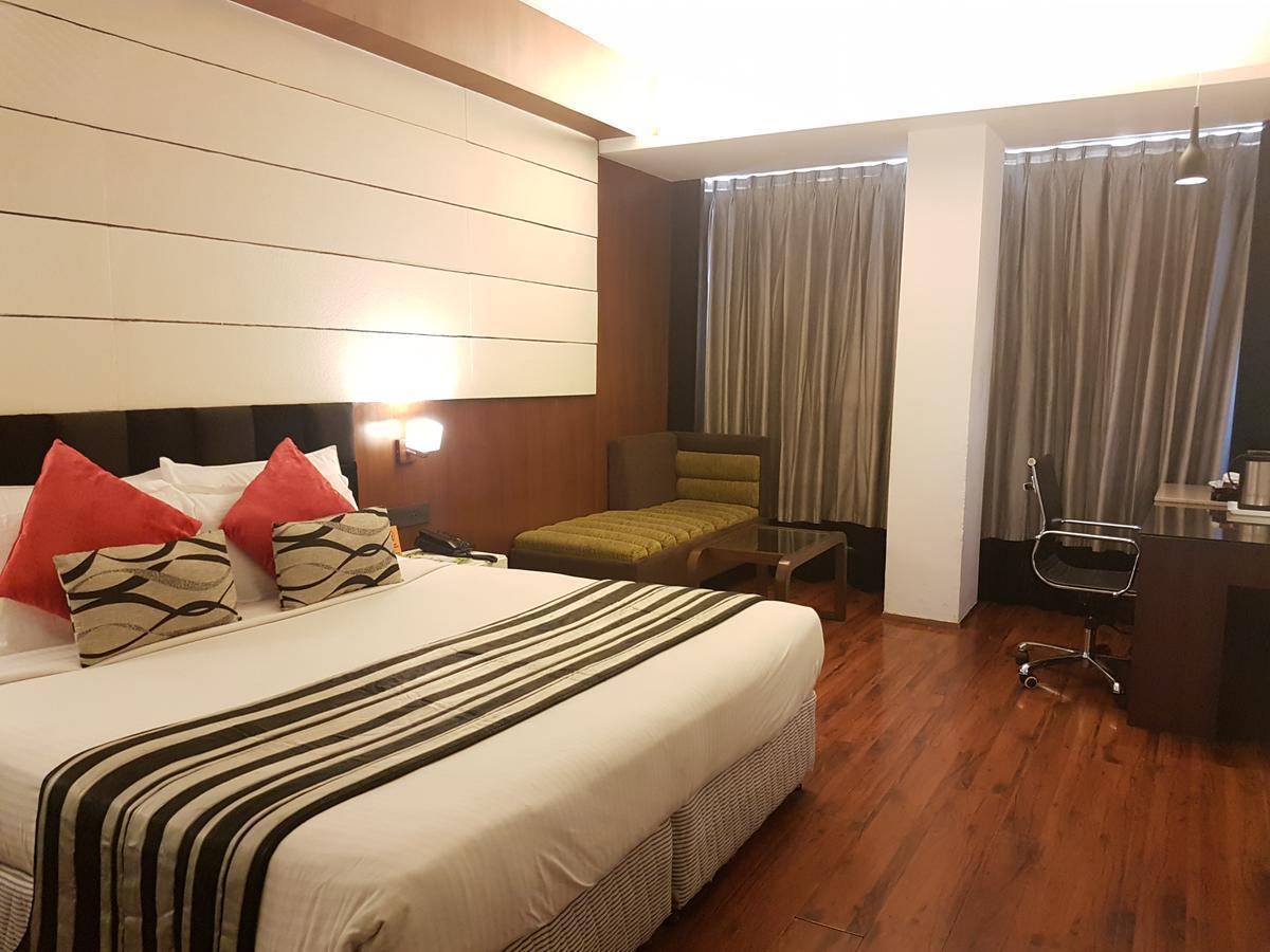 Hotel Gk International Chandigarh Exterior photo