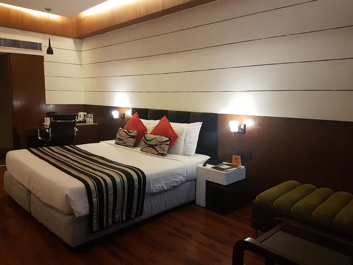 Hotel Gk International Chandigarh Exterior photo