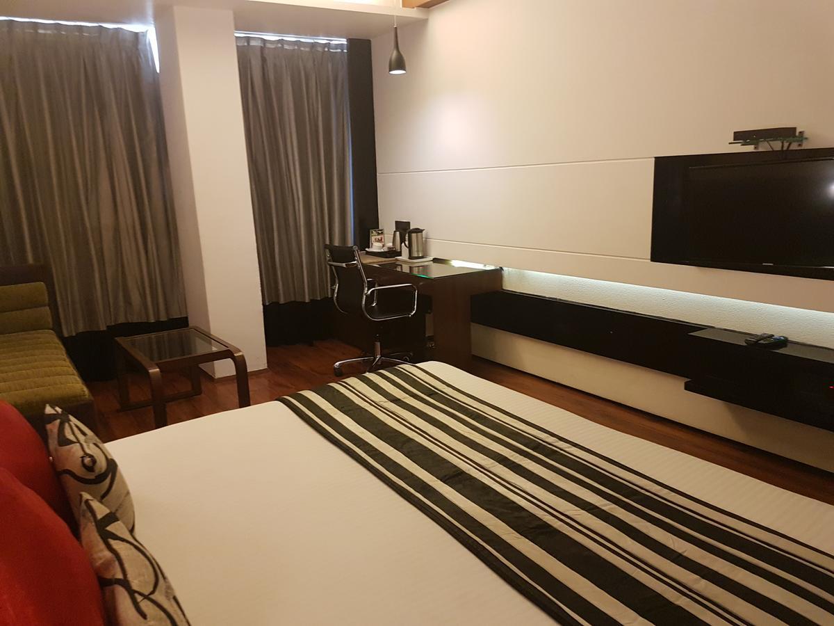 Hotel Gk International Chandigarh Exterior photo
