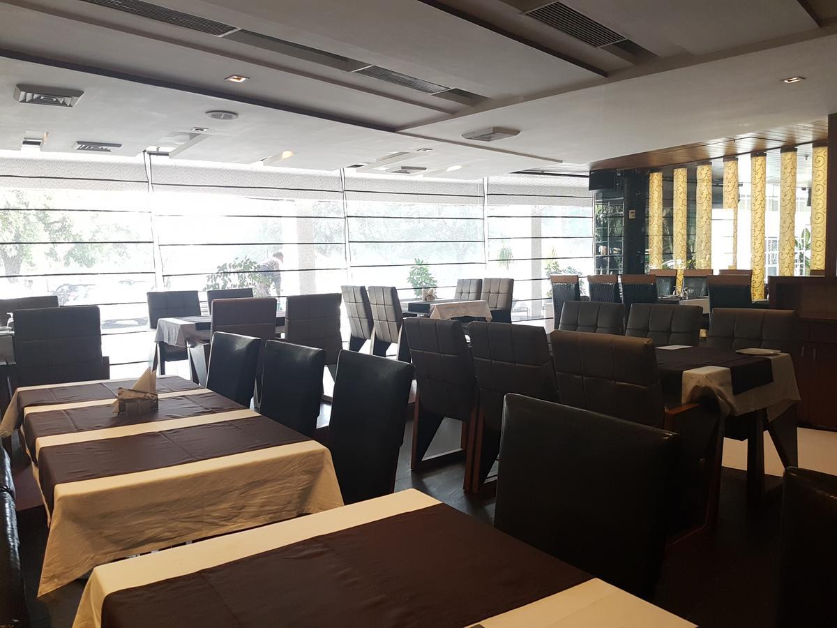Hotel Gk International Chandigarh Exterior photo