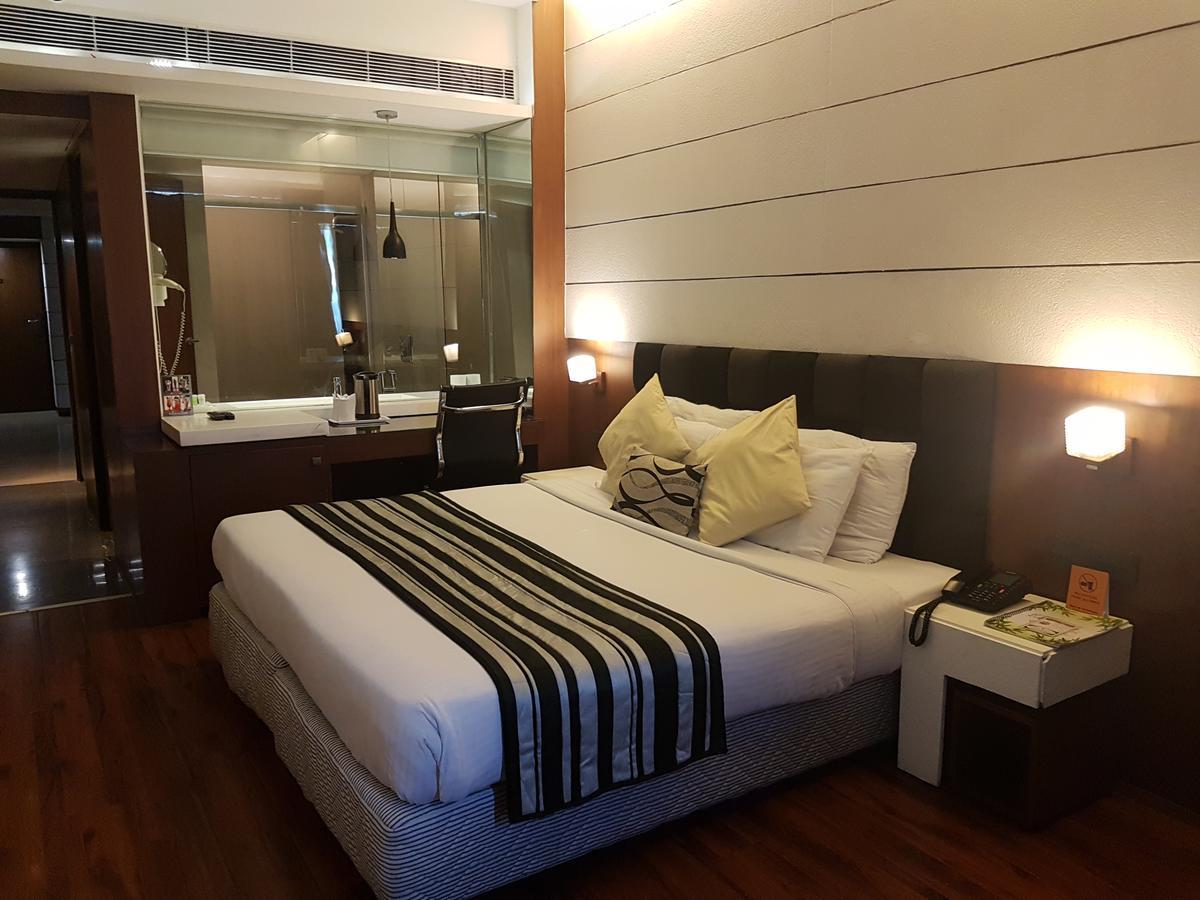 Hotel Gk International Chandigarh Exterior photo