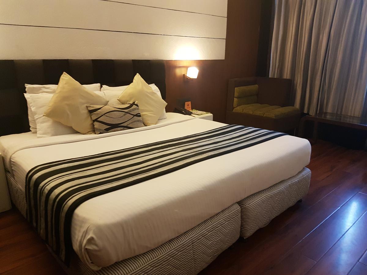 Hotel Gk International Chandigarh Exterior photo